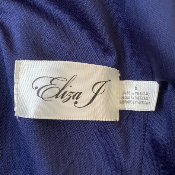 NWT Eliza J Floral Handkerchief Style Hem Dress- Size 6 - Picture 8 of 10